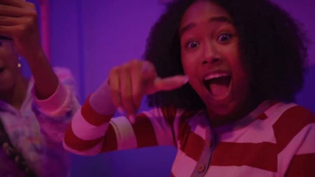 That Girl Lay Lay feat. Tha Slay Gang - Slumber Party (Official Music Video) смотреть онлайн
