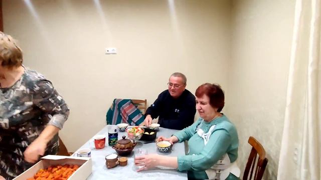 Вася с Галей пришли с работы☀️Чем Вася будет чистить дымоход от сажи . смотреть онлайн