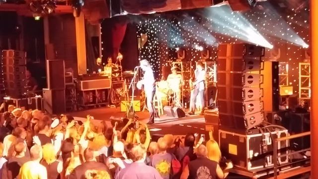 Todd Rundgren "Hello It's Me" on Rock Legends Cruise V смотреть онлайн