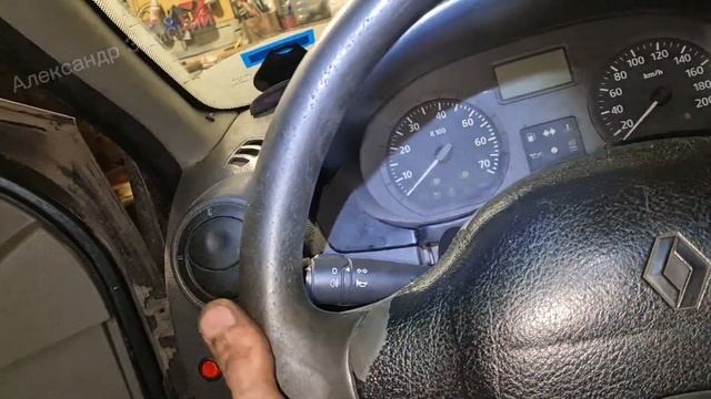 Не откидывает поворотники на Рено Логан 1. Наращиваем стёршийся флажок, ремонт. Renault Logan 1.