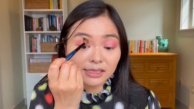 TRYING NEW MAKEUP + SEPHORA VIB SALE ROUND 2 HAUL | Comparison Swatches + Demos смотреть онлайн