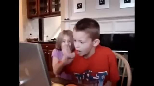 Scary Maze Game Reactions 80+ Scene смотреть онлайн