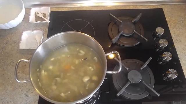 Грибной суп- лёгкий и быстрый :)