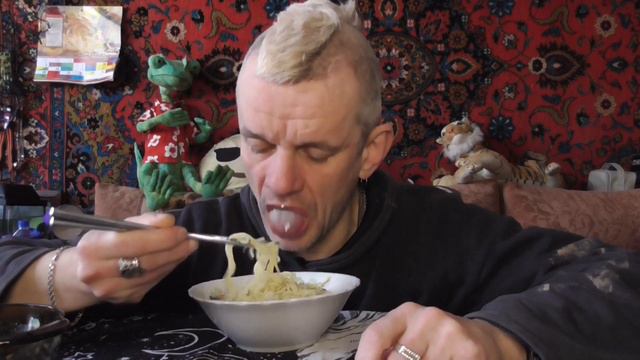 скромный мукбанг доширак куриныц и геркулесовая каша два вида клубника и слива смотреть онлайн