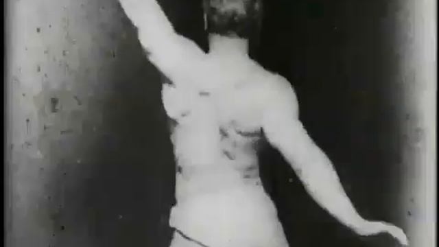 Bodybuilder Posing Over 125 years ago in 1894 Eugene Sandow Hercules Steroid Free Muscles Natural смотреть онлайн