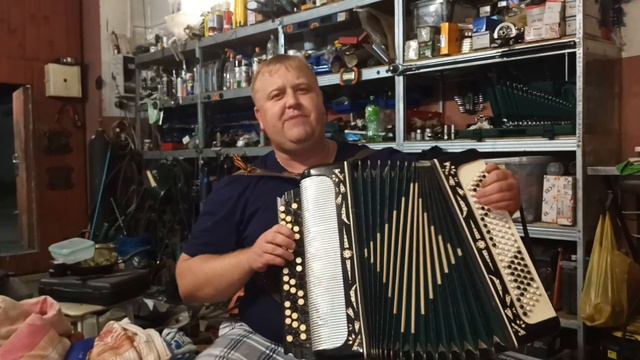 Ты стоишь одна у клёна! (Ю. Петлюра) смотреть онлайн
