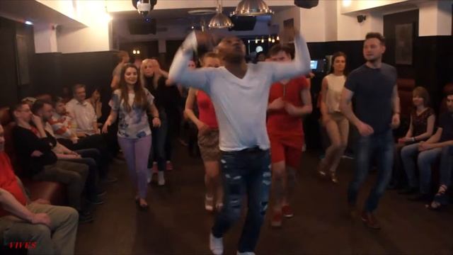 Мастер-класс Вивеса по сальсе на вечеринке Salsa Jam. смотреть онлайн