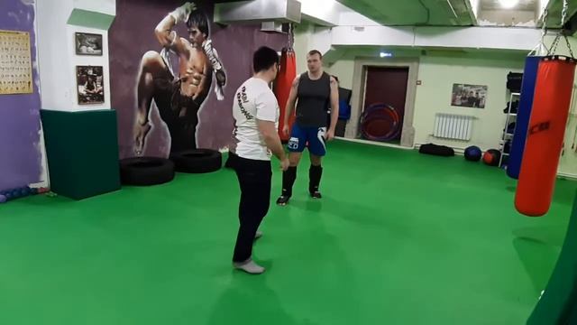 Тренировки с Кру Алеком. Защита от ударов ногами. смотреть онлайн