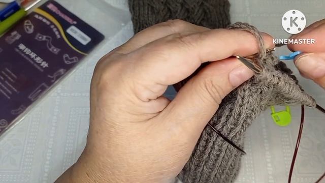 Варежки с индийским клином и красивым узором!!! Вяжем спицами.. смотреть онлайн