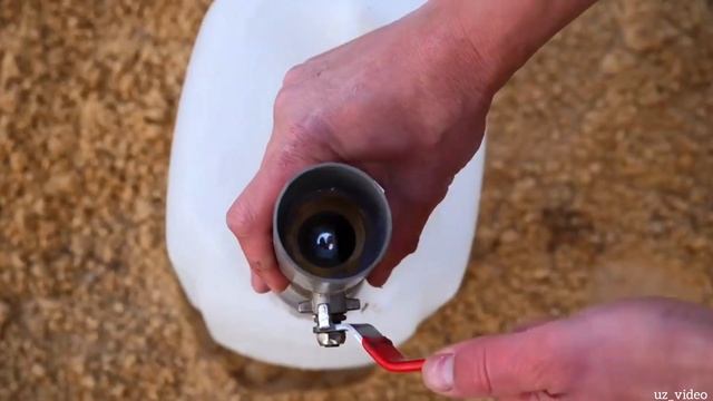 Эксперимент: Кока кола и ментос много пены??