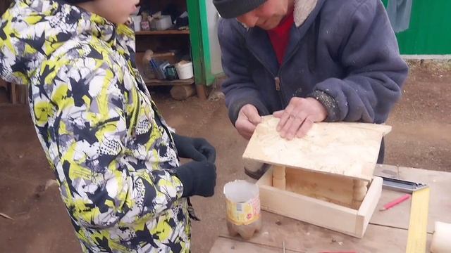 Как смастерить кормушку для птиц? смотреть онлайн