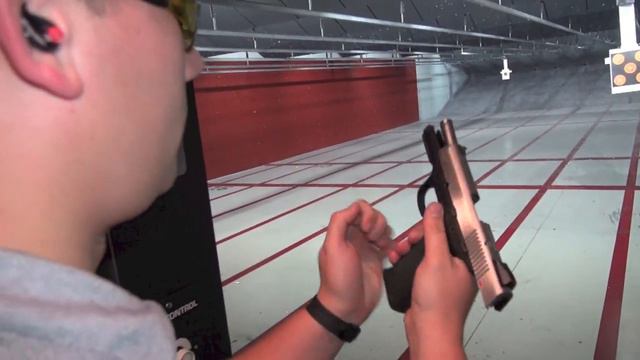 Paramedic Shoots Impressively After Instruction смотреть онлайн