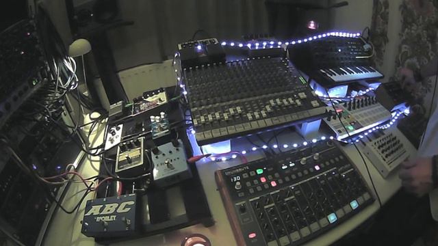 KLANGWAFFE - No 4 (live hardware/analog techno jam) смотреть онлайн