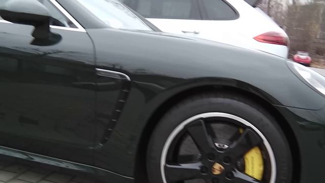 Porsche Panamera Turbo (971) - Porsche Center Stuttgart смотреть онлайн