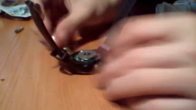 Замена батарейки в (водонепроницаемых) часах фирмы SINTE смотреть онлайн
