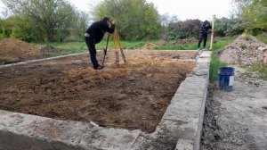 Отбиваем ноль на новый дом. Работа нивелиром.