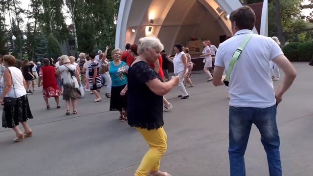 КОГДА УБЕГАЛА ОТ ТЕБЯ БЕЗ ОГЛЯДКИ! ТАНЦЫ ХАРЬКОВ СЧАСТЛИВЫЕ МОМЕНТЫ смотреть онлайн