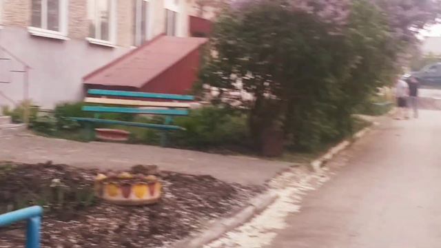 После огорода продолжаю наводить порядок во дворе дома. смотреть онлайн