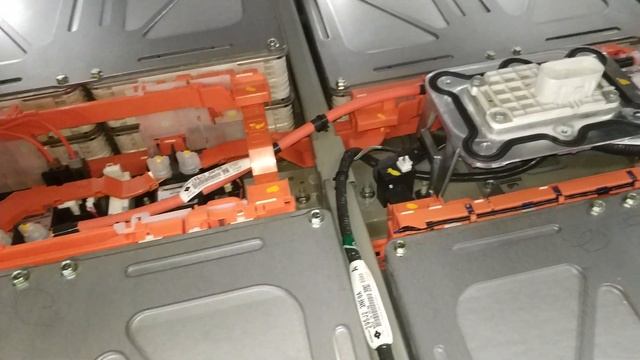 Видео инструкция по установке доп. батареи для Nissan Leaf от Энергоэлемент смотреть онлайн