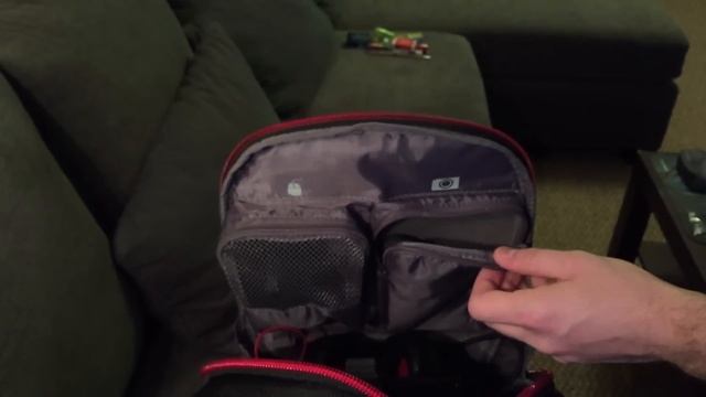 Asus ROG NOMAD Backpack смотреть онлайн