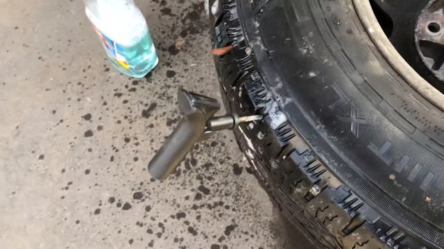 Ремонт бескамерной шины с помощью сырой резины своими руками смотреть онлайн