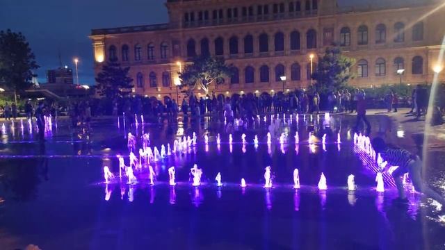 фонтан в Сквере 70-летия Калининградской области. 8k Mi10t