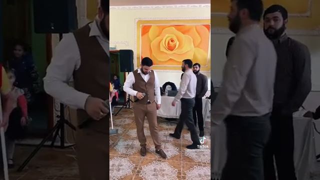 поёт золотой мэкэщи ?? ? смотреть онлайн