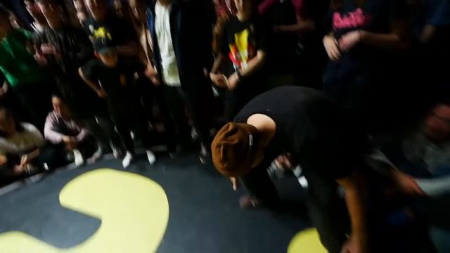 MAXONE vs TWISTER | 1/8 ELECTRO | DUEL смотреть онлайн