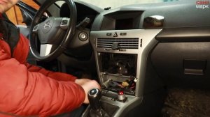 Opel Astra h как снять дисплей и разобрать центральную панель