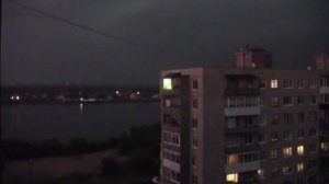 Самая сильная молния ⚡ Испугалась грозы ⚡ Камера сломалась от молнии. Сильно сверкает одновременно