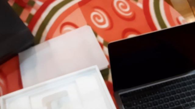 How To Charge MacBook Air M2 with USB C Cable | First Time смотреть онлайн