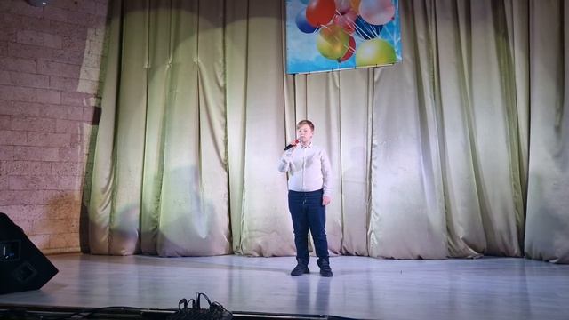 4 ноября День единства России . Никита поёт. Встанем. смотреть онлайн