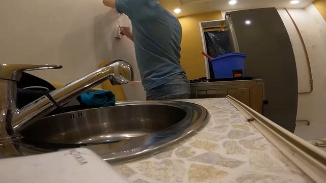 Поклейка обоев как она есть. Кухня. 20.10.2021 смотреть онлайн