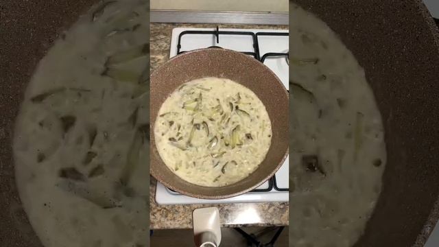 ЕСЛИ ОБЖАРИТЬ ЛУК И ОГУРЦЫ #обед #рыба #ужин #ужиннасковороде смотреть онлайн