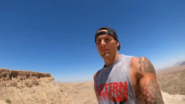 Exploring the Desert In Ford Raptors - Fonts Peak - Fish Creek Wash смотреть онлайн