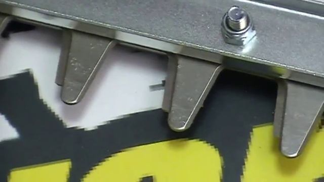 マキタ　充電式生垣バリカン【ウエダ金物】MUH300DW MUH350DW смотреть онлайн