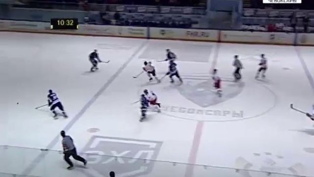 Хоккейная команда «Чебоксары» одержала две непростые домашние победы над действующим чемпионом смотреть онлайн