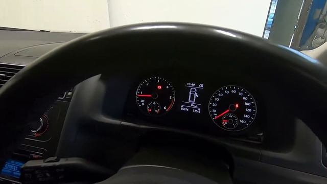 VW TOURAN 1.6 TDI BlueMotion Tech SE смотреть онлайн