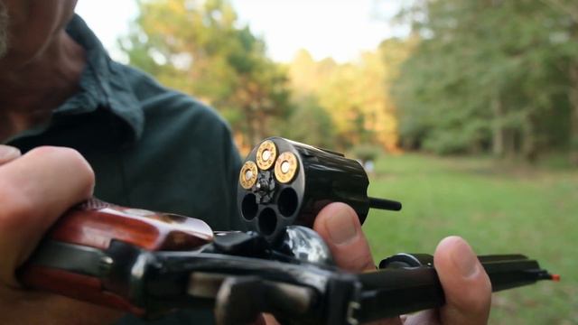 Smith and Wesson Model 29 44 Magnum смотреть онлайн