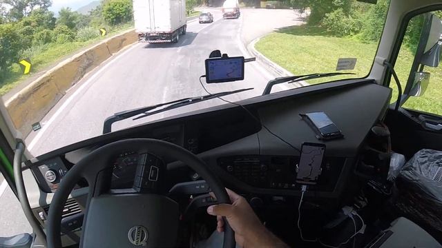 Descendo a Serra das Araras de Volvo FH 460 - 2021 Parte 2 смотреть онлайн