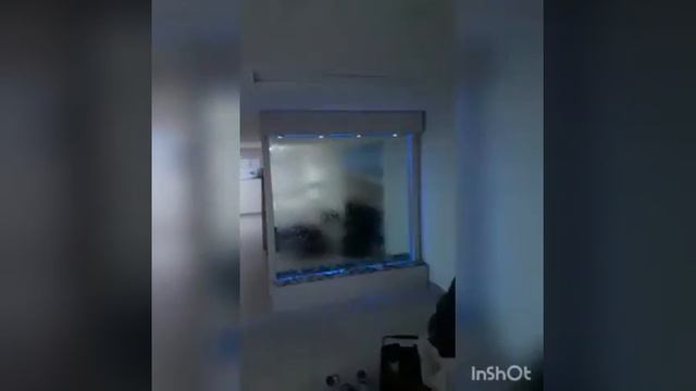Водопад по стеклу с зеркальным фоном и комбинированной подсветкой в больнице № 85 г. Москва смотреть онлайн