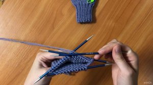 Детские варежки с пальчиком индийским клином на возраст 3-4 года