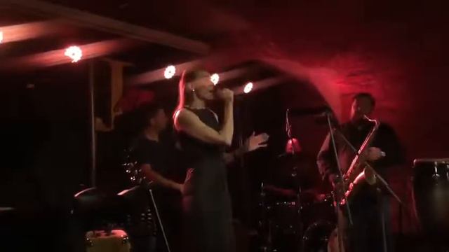 Мария Тарасевич ( Maria Tarasevich). Besame Mucho смотреть онлайн