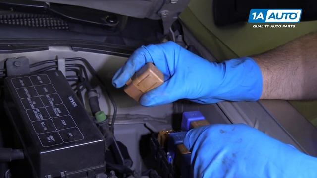 How to Check Under Hood Relay Center 96-04 Nissan Pathfinder смотреть онлайн