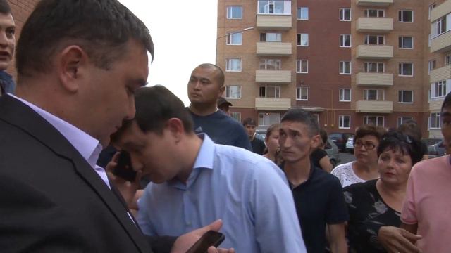 Жители возмущены, а председатель ПКСК мкрн Аэропорт даже не соизволил прийти на собрание смотреть онлайн