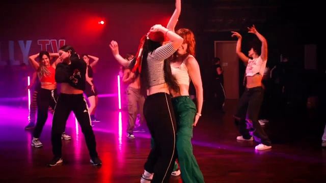 Kylie Minogue - SLOW/LOVE TO LOVE YOU BABY (Infinite Disco) смотреть онлайн