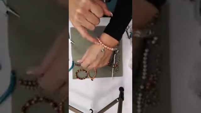 Autumn Jewellery and Beaded Halloween Charms смотреть онлайн