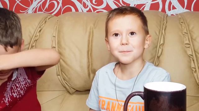 Попробуй НЕ ЗАСМЕЙСЯ ЧЕЛЛЕНДЖ 2019 С ВОДОЙ ВО РТУ TAG SHOW Облили друг друга смотреть онлайн