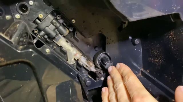 Нивона 850. Сливает воду в поддон. Мало наливает кофе. Замена дренажного клапана за 10мин. смотреть онлайн