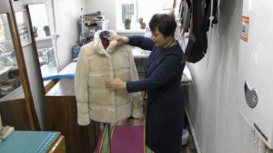 Как перешить  шубку из мутона . Модная шубка из старой.